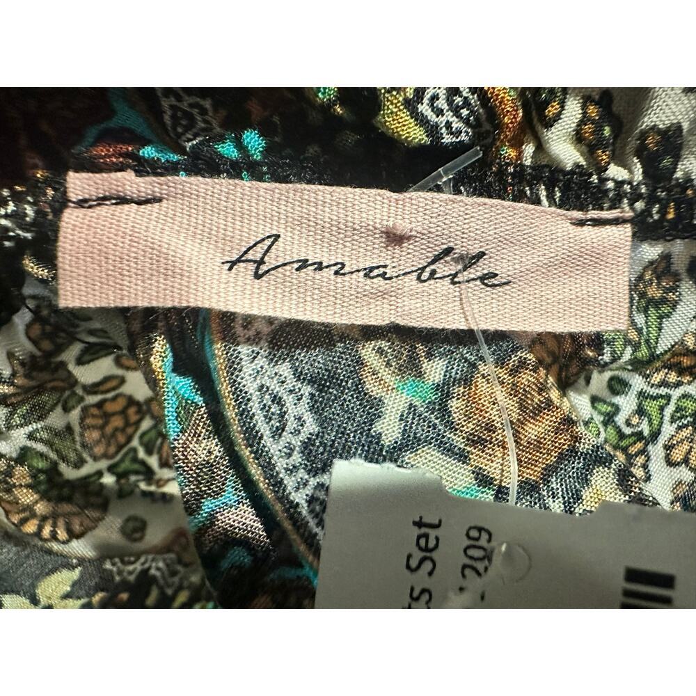 Amable – Tube Ruffle Top and Shorts Set – Size Small - Picture 2 of 4